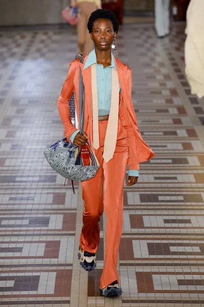 Look 26